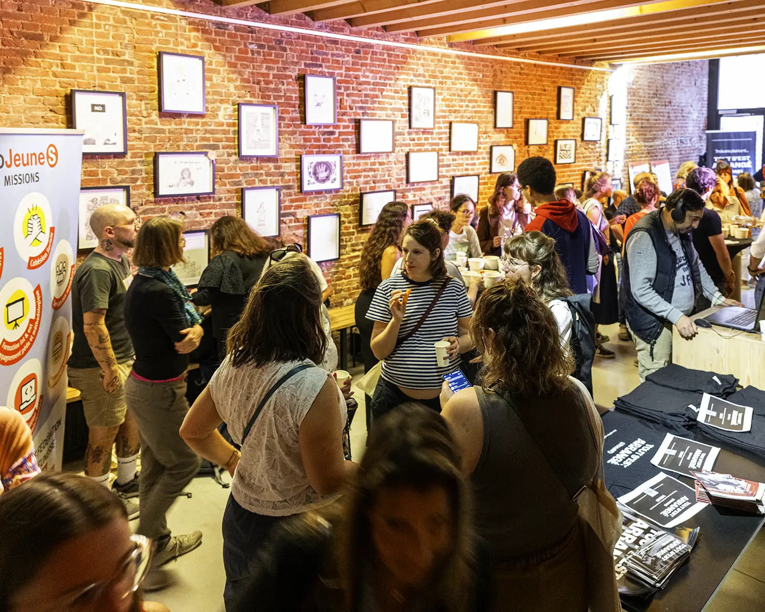 Public réuni dans une salle lors de la soirée sur la santé mentale